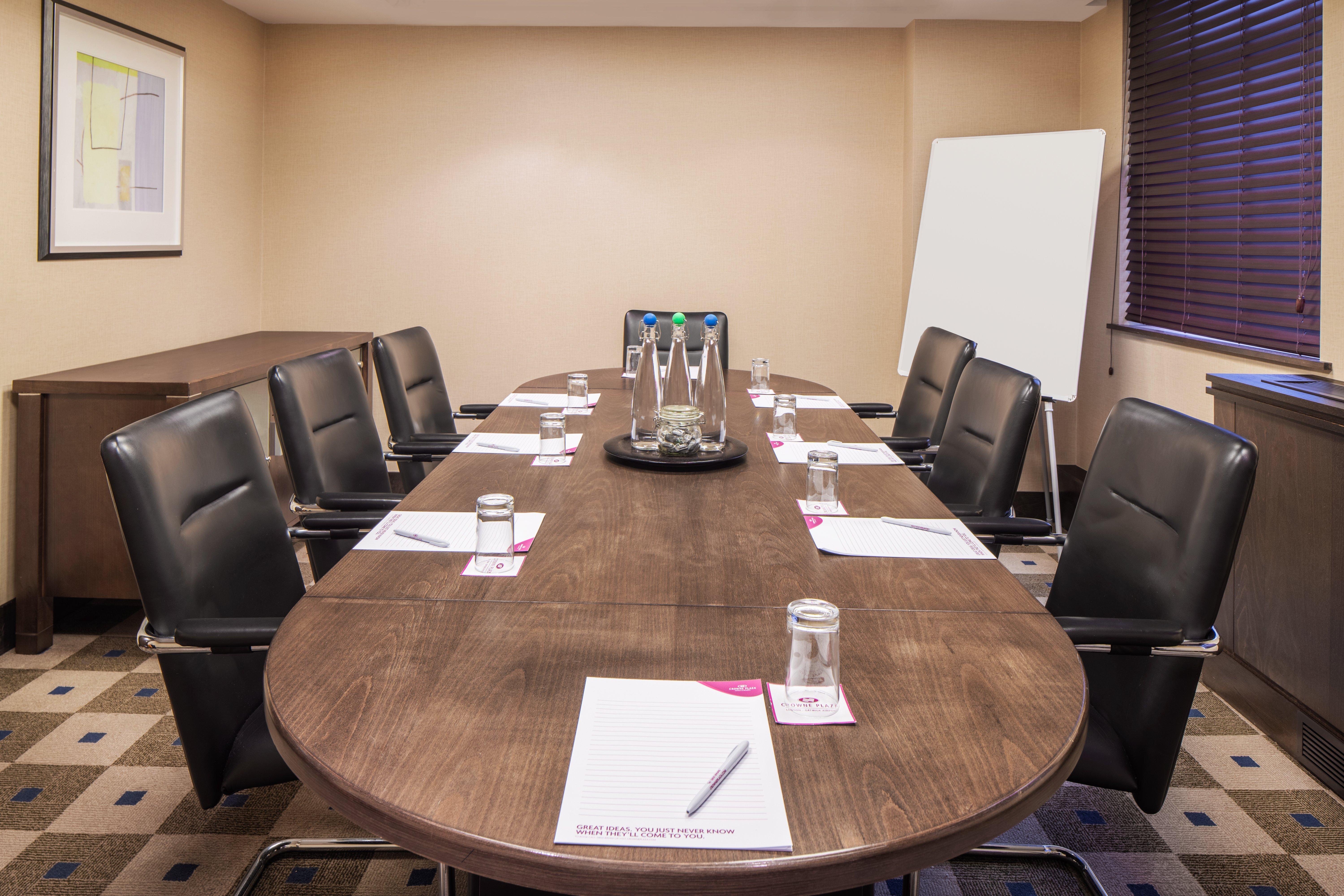 Crowne Plaza London - Gatwick Airport By Ihg Hotel Crawley  Business photo