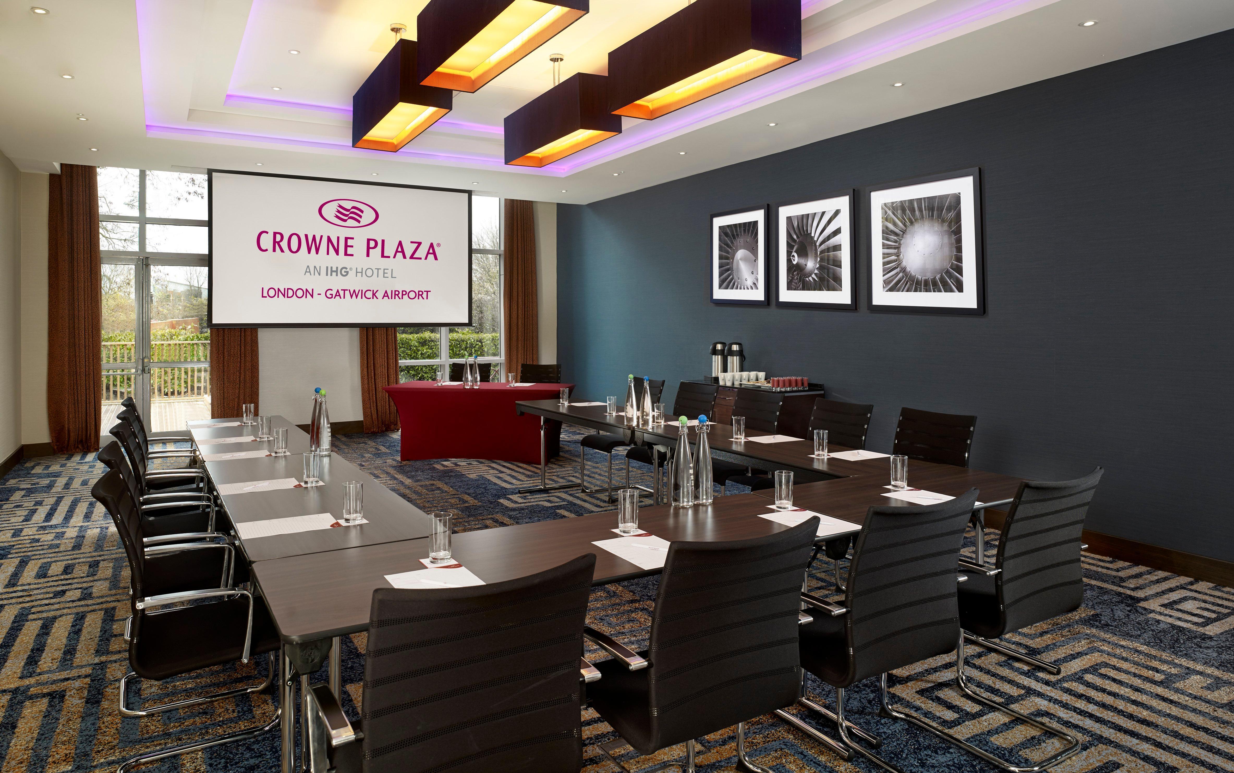 Crowne Plaza London - Gatwick Airport, An Ihg Hotel Crawley  Exterior photo