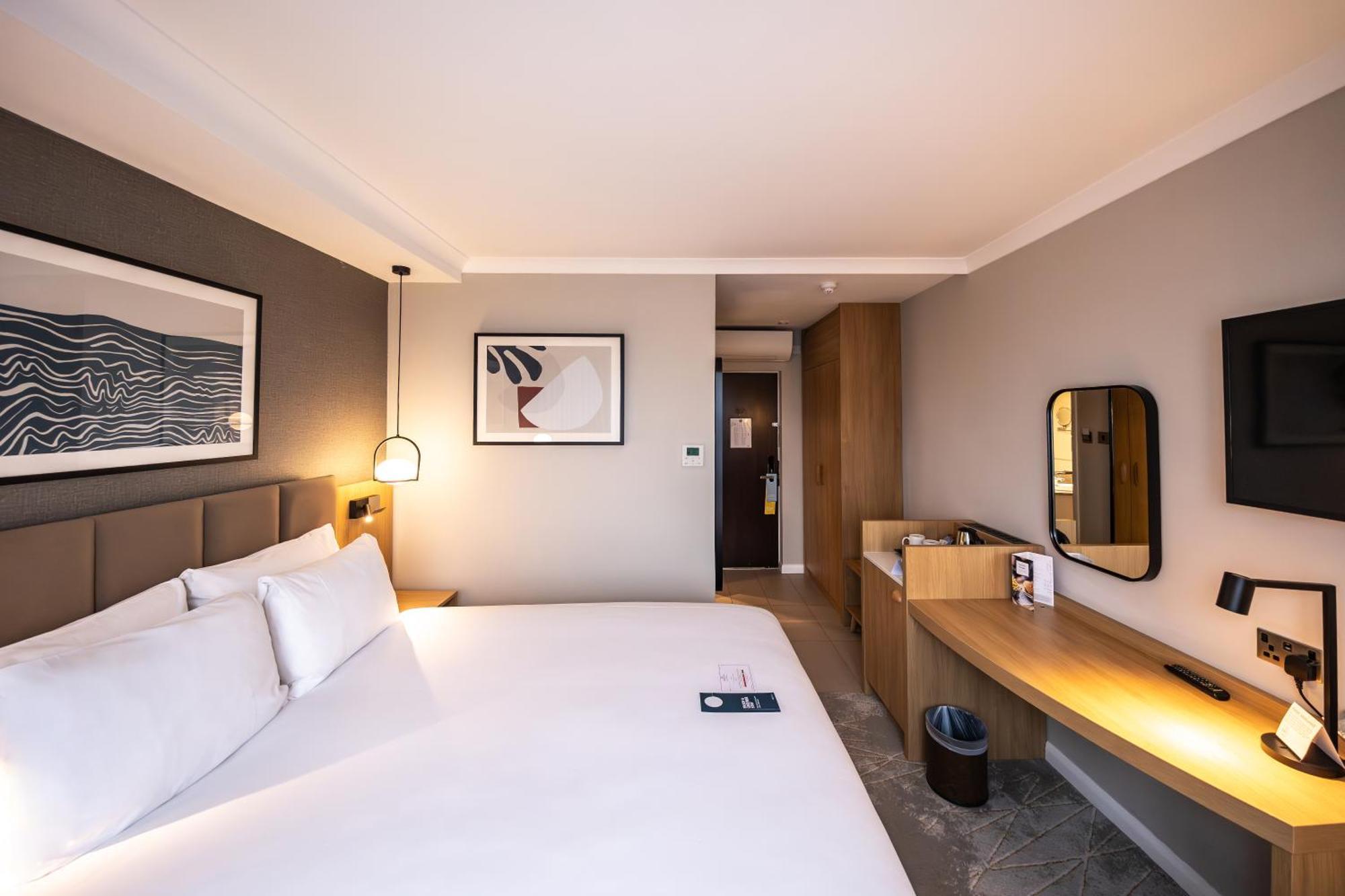 Crowne Plaza London - Gatwick Airport By Ihg Hotel Crawley  Exterior photo