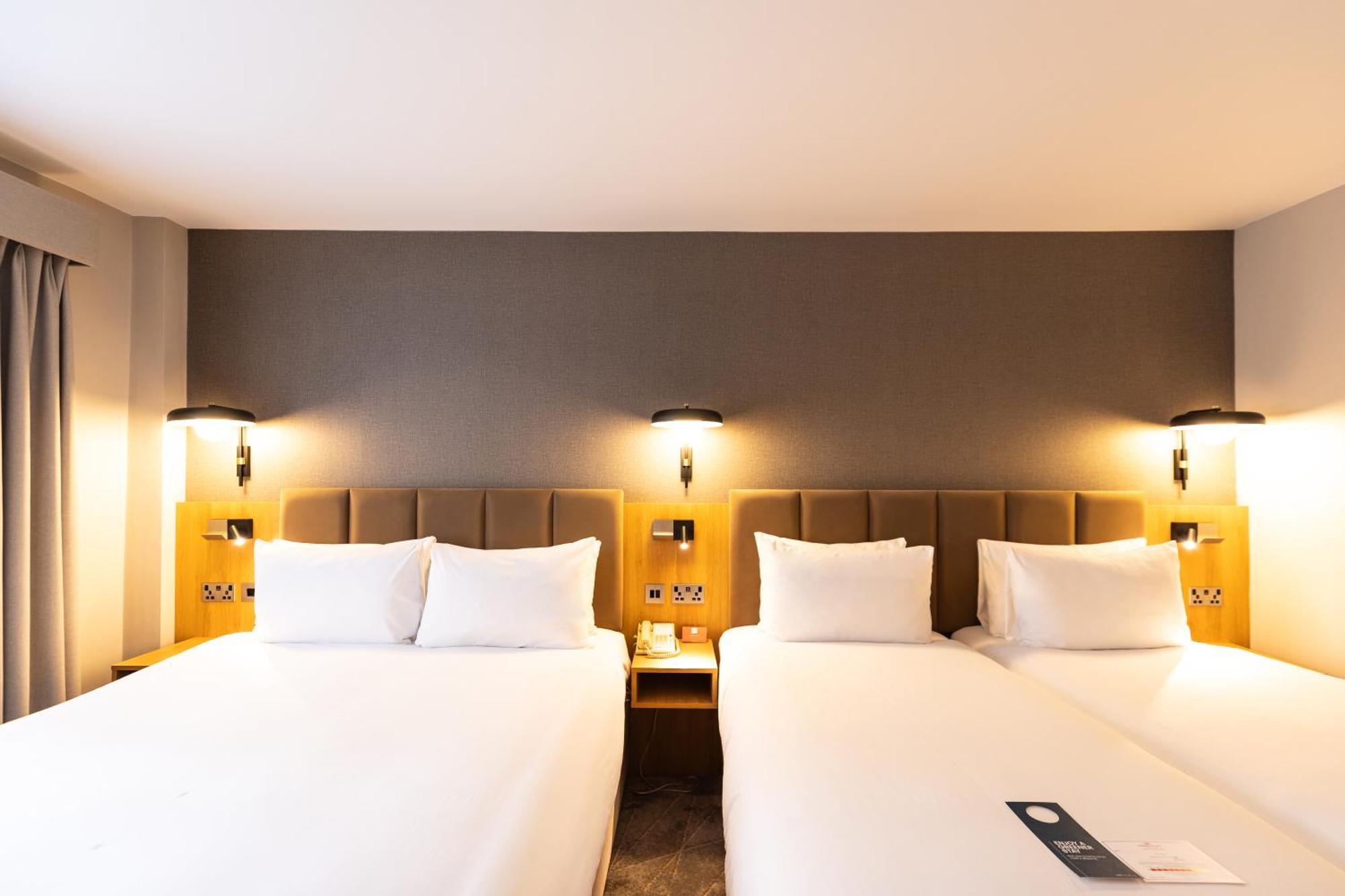 Crowne Plaza London - Gatwick Airport By Ihg Hotel Crawley  Exterior photo
