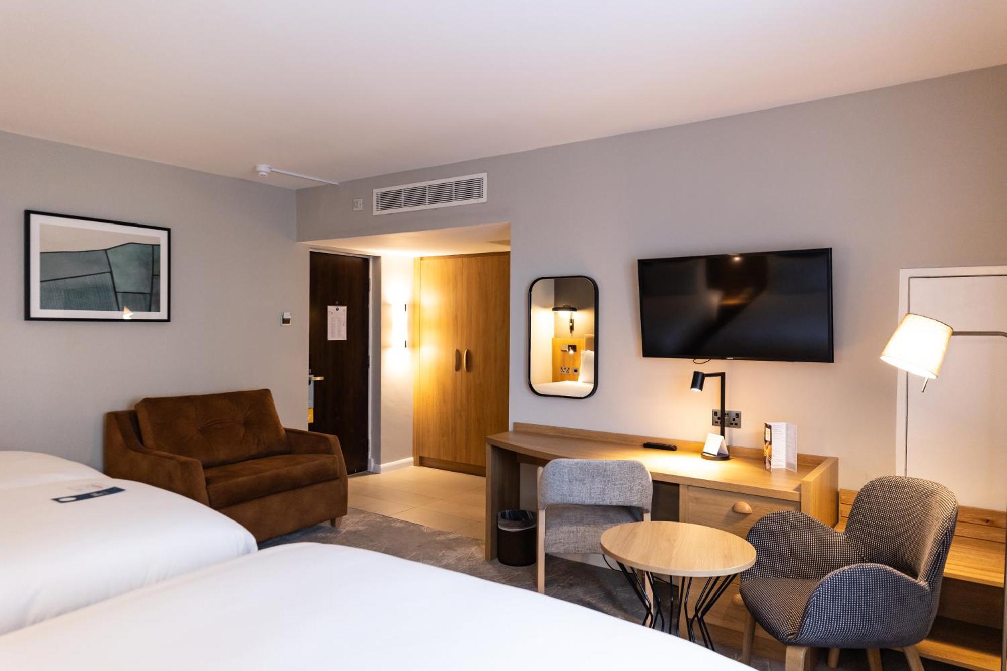 Crowne Plaza London - Gatwick Airport By Ihg Hotel Crawley  Exterior photo