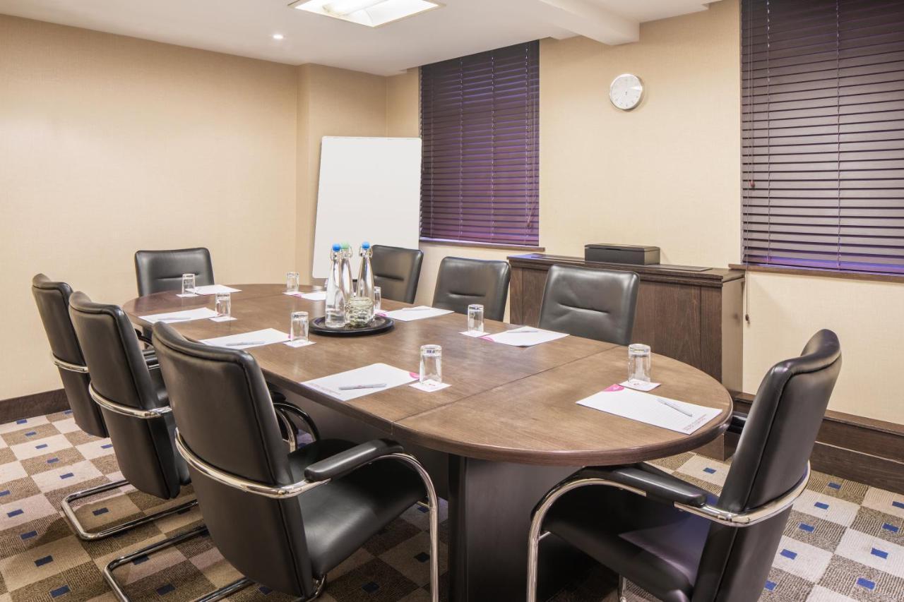 Crowne Plaza London - Gatwick Airport By Ihg Hotel Crawley  Exterior photo